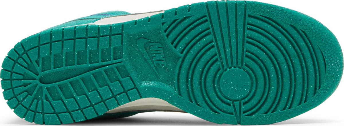 Dunk Low &#39;Neptune Green&#39; Women&#39;s Sneakers - Underneath