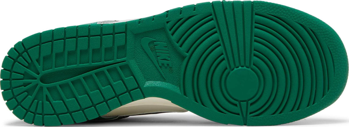 Dunk Lottery Pack Malachite Men&#39;s Sneakers - Underneath